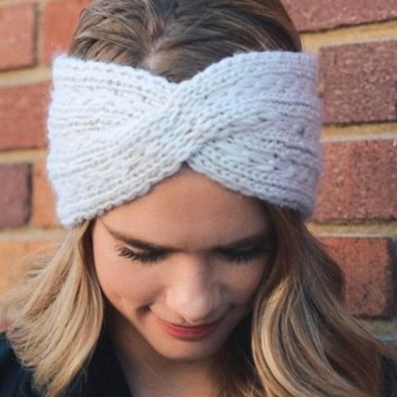 Swanky Coconut Accessories - ❤️🎉final price drop🎉🎉 Ivory Twist Headband
